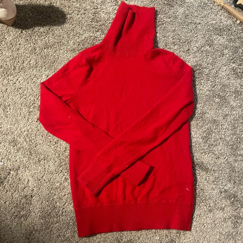 100% Cashmere sweater